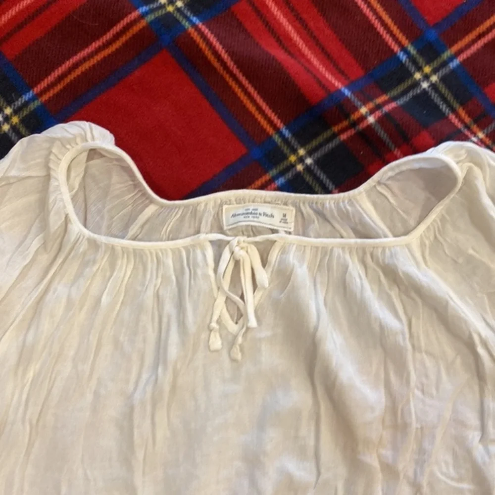 Abercrombie‎ and fitch off the shoulder top